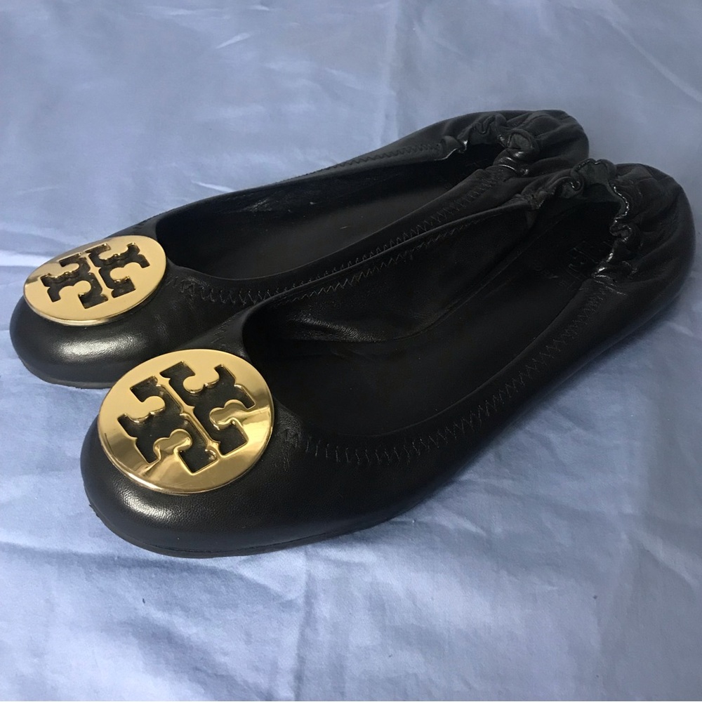 Tory Burch Reva Leather Ballerina Shoes Flats Big Gold Emblem Black SZ 7 KE